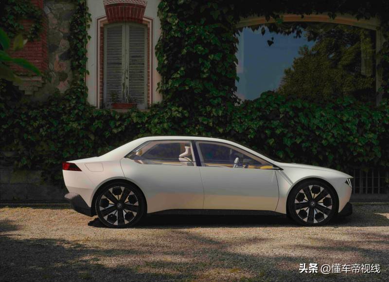 宝马Vision引领未来出行潮流，全新概念车3月21日发布