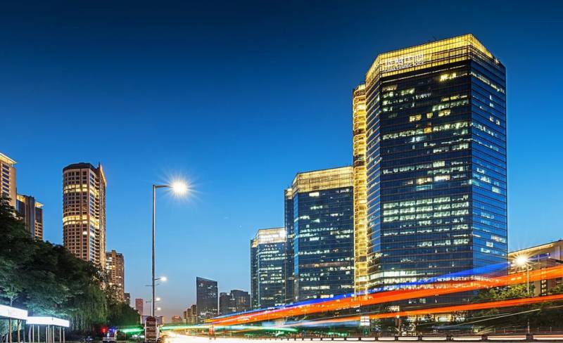 北京大望路，城市繁華與生活百態交織的地標