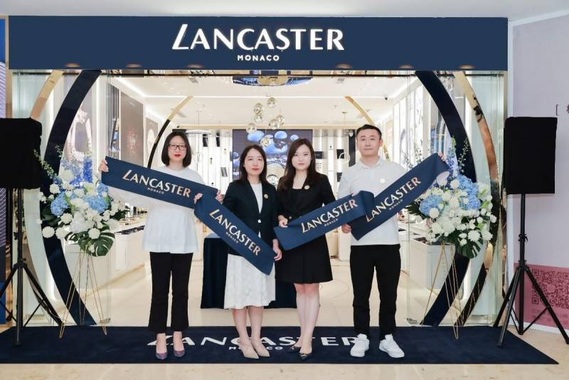 兰嘉丝汀全球首家新概念精品店，南京德基盛大开业