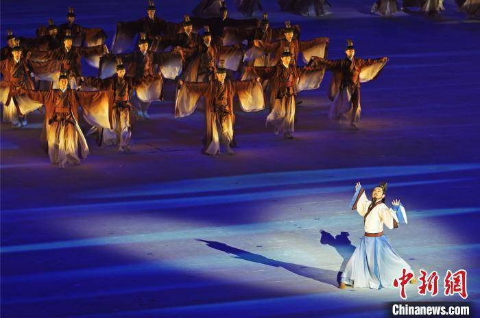 湖北省第十六届中运会开幕，青春竞技，展现运动风采
