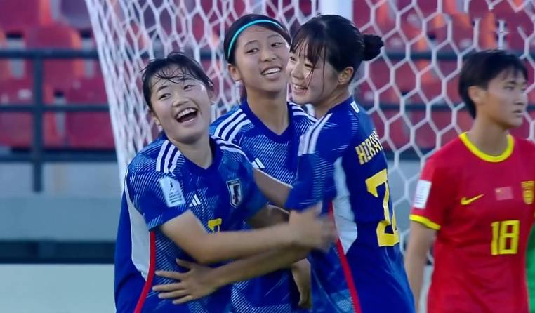 中国女足0-2惜败韩国，虽未能晋级但精神可嘉，期待未来更好的表现