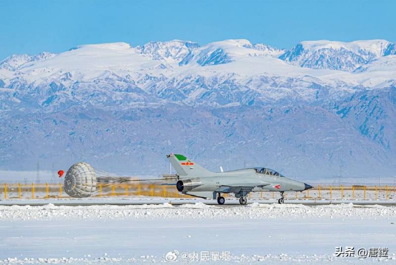 空军西安飞行学院，翱翔天际，壮志凌云