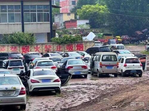 大雨致車輛被浸,誰來承擔交警釦押車輛泡水損失？
