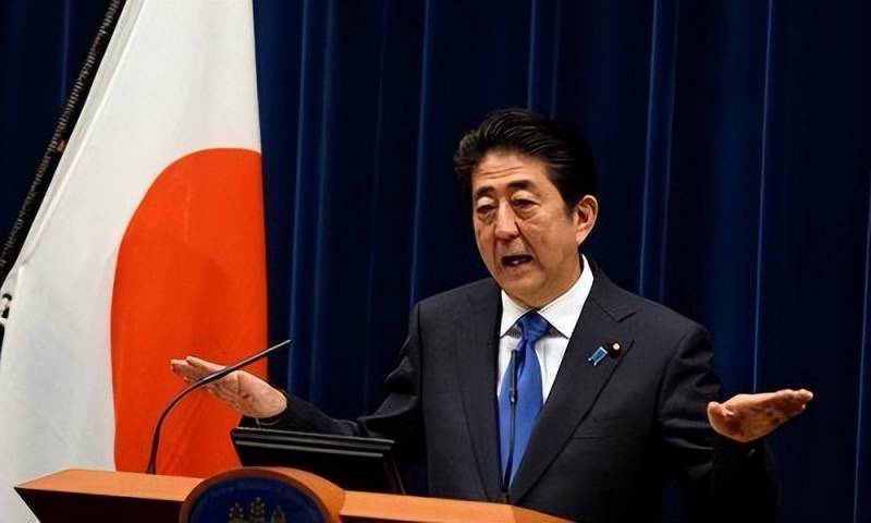 安倍晋三什么时候卸任，日本民众对他的评价如何