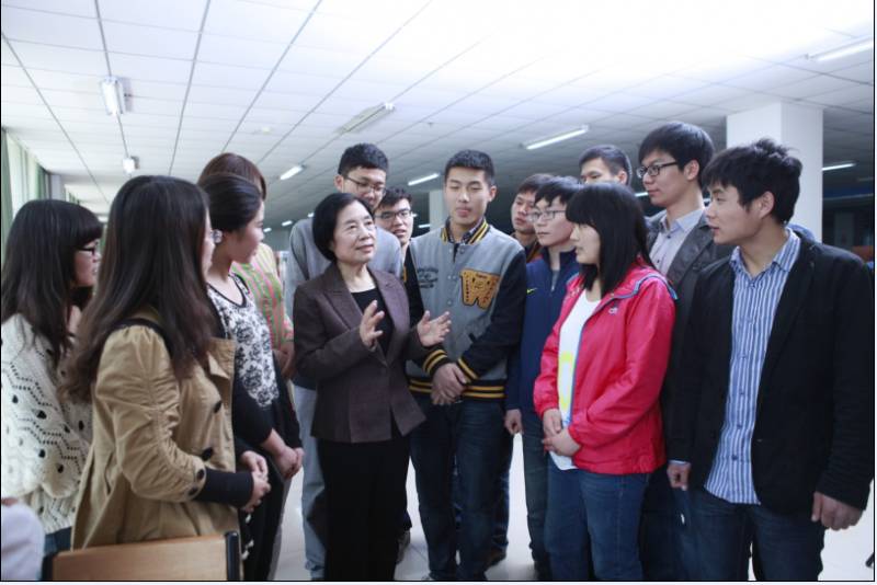 黄河科技学院微博庆生，40年创新路，启示未来高教发展