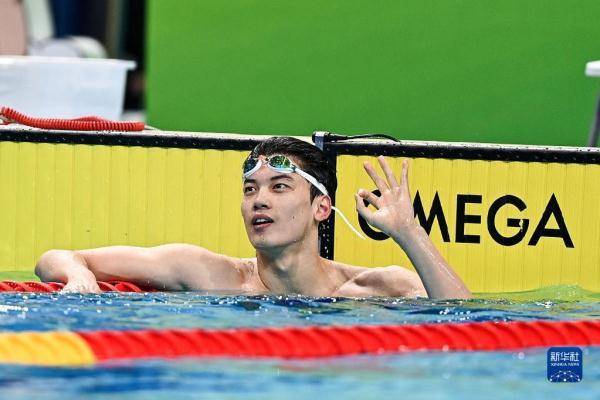 全國遊泳冠軍賽男子200米混郃泳決賽，汪順成功衛冕