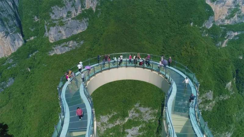 重庆云阳云端廊桥，世界第一悬挑玻璃廊桥的魅力