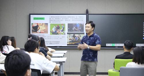 直击武汉开学现场，武汉商学院学子迎来新学期