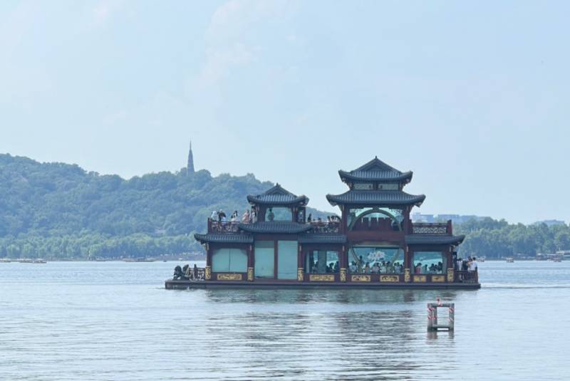 杭州西湖观光车游指南，购票地点、票价及景点推荐