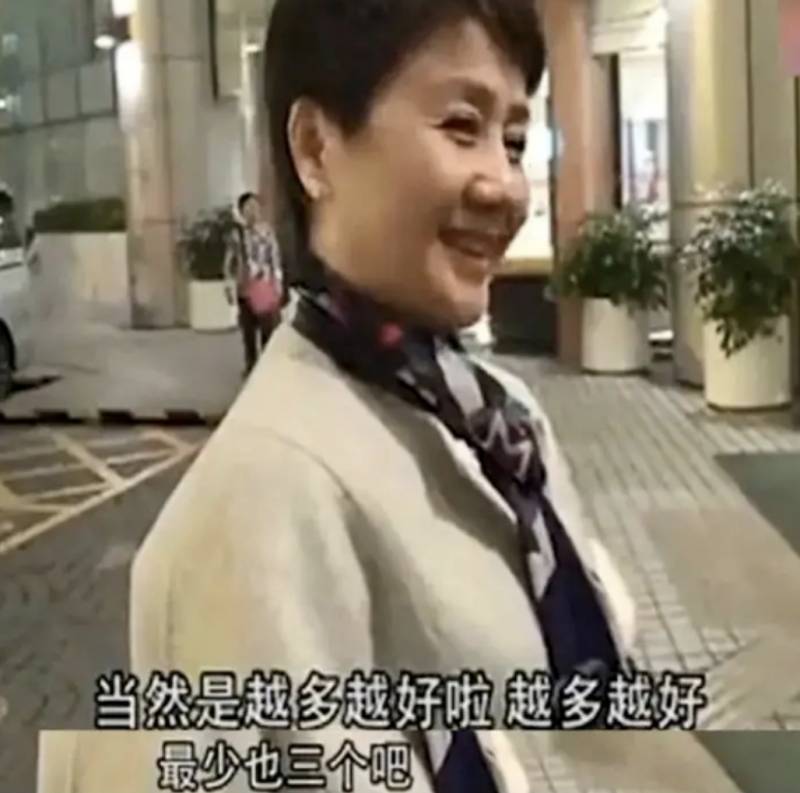 赌王长孙罕见露面！13个孙辈命运各异，奚梦瑶女儿未来如何？