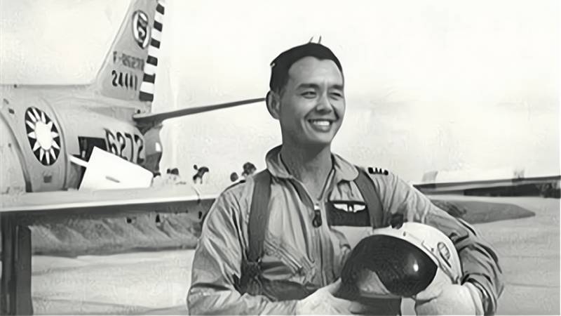 1963年6月25日，台飞行员投诚向周恩来倾诉，在台湾如坐针毡