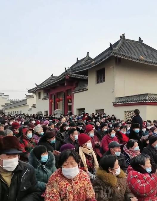 中国首善陈光标回乡献爱心，数百老人喜领红包