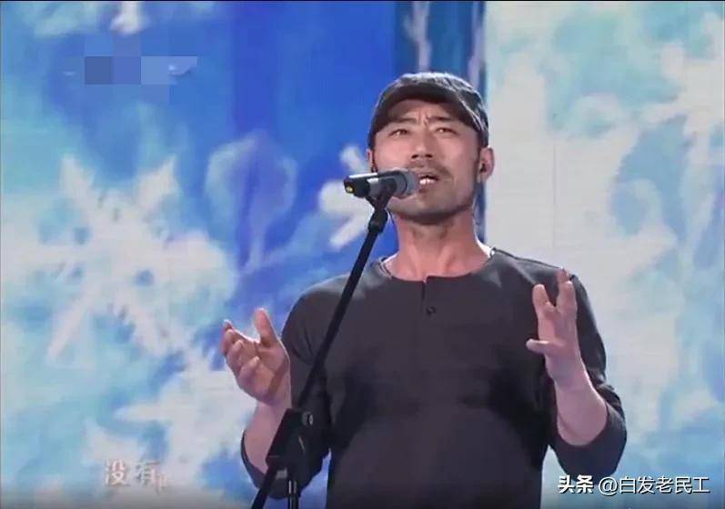 2012年春晚歌曲联唱《致敬30年》，盘点那些年春晚上的歌手与他们背后的故事