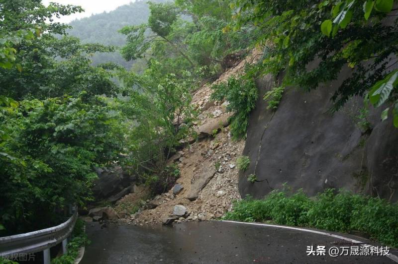 发生山体滑坡时向哪边跑最安全？选择正确路线逃生机密