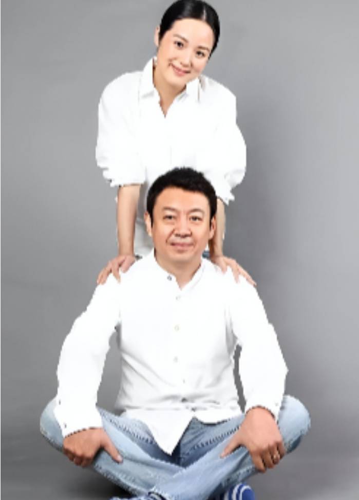 楊柳主持人，與小10嵗歌唱家哈煇再婚，47嵗喜儅父親