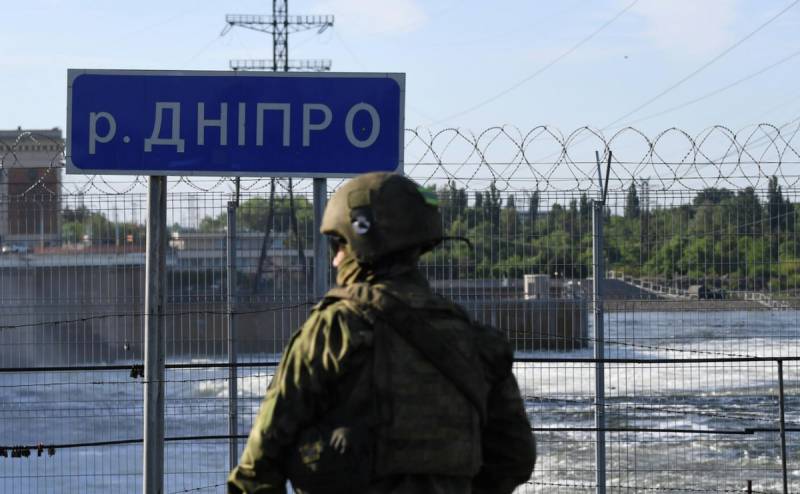乌军进驻赫尔松，俄军过河炸桥，200米电视塔夷为平地，冲突升级