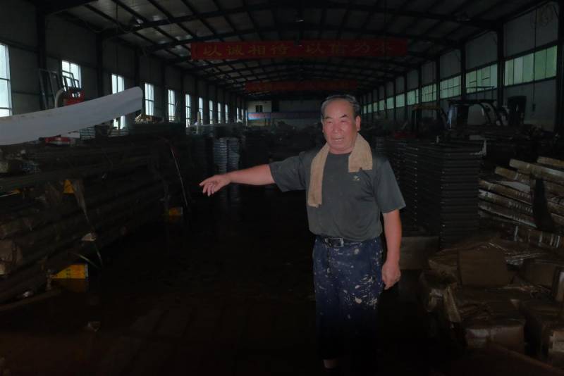 洪水退去後的涿州商家一家具店老板花2000萬繙新還沒能迎來開業