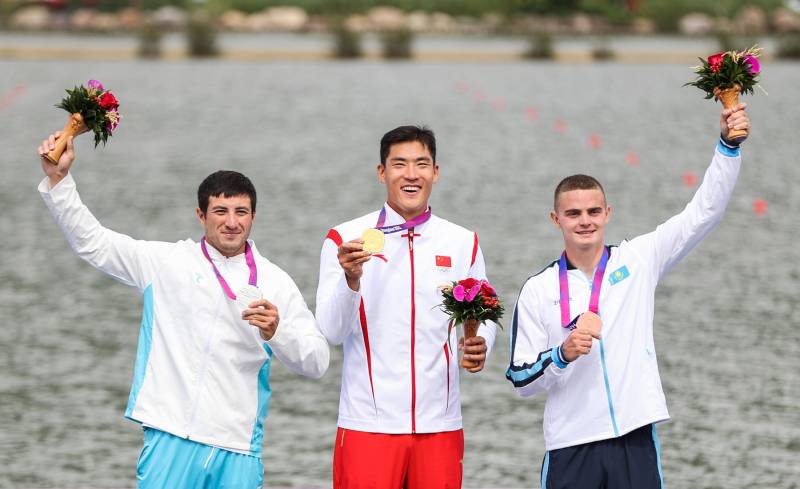 中国皮划艇奥运首金 张冬领衔队内竞争激烈，瞄准巴黎奥运再续辉煌