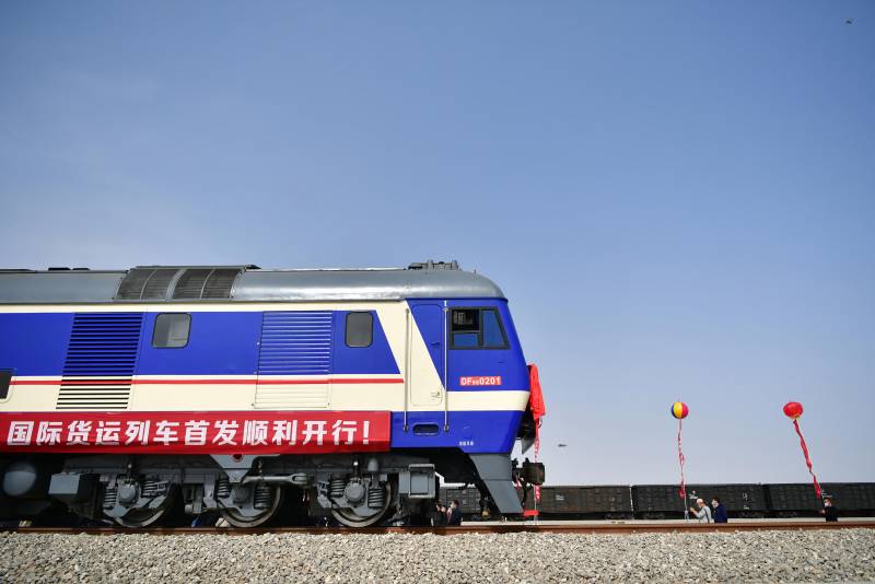 【短视频】甘肃开通首趟中老铁路国际货运列车，开辟西部陆海新通道