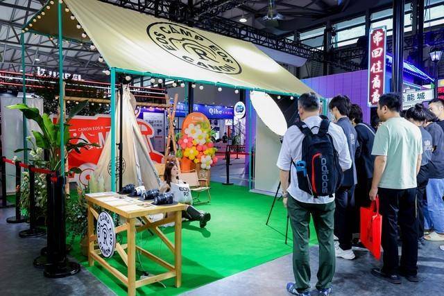’上海PI摄影器材展佳能展台探展，创新技术引领摄影新趋势‘