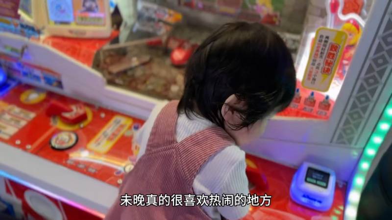 【11岁女孩几个月的时间】记录与8岁弟弟共度的欢乐时光