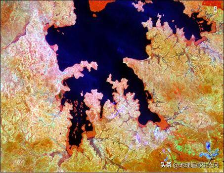 Landsat 8数据不同波段组合在地理遥感应用中的多样性