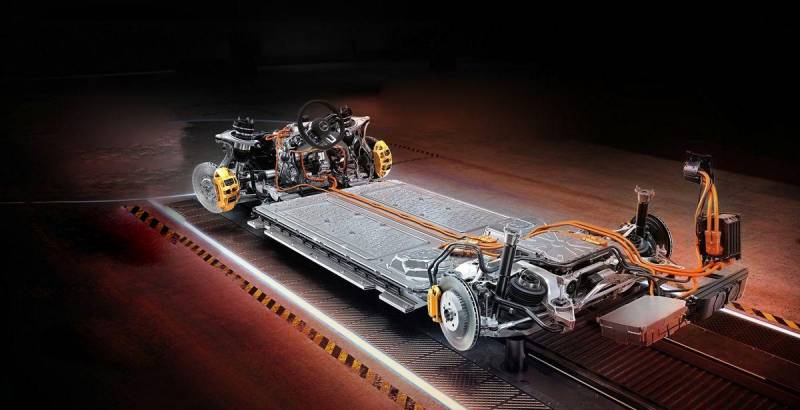 试驾AMG，梅赛德斯-AMG EQE 53 4MATIC+，零百加速3.8秒，售价60多万元的中大型电动车
