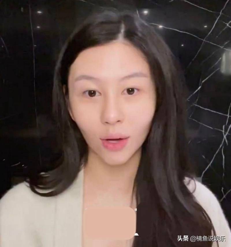 邱淑贞女儿沈月素颜照曝光，化妆前后反差大，网友，美貌不输妈妈