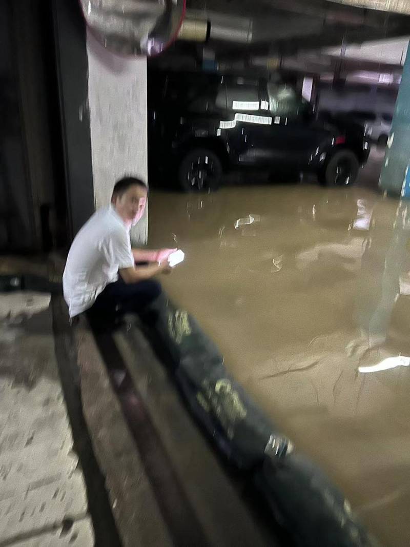 长沙暴雨侵袭，门店惨遭水淹，市民亲述惊险逃生经过